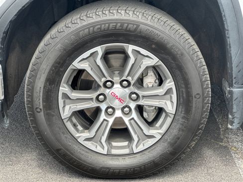 Used 2025 GMC Sierra 1500 SLT AWD/4WD image 35