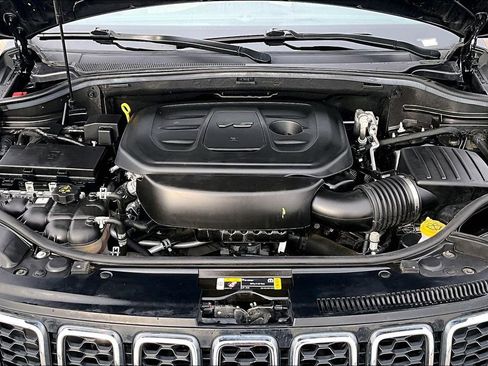 Used 2022 Jeep Grand Cherokee Laredo E image 11