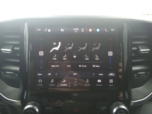 Used 2023 RAM 1500 Laramie AWD/4WD image 21