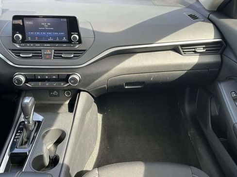 Used 2022 Nissan Altima 2.5 S image 18