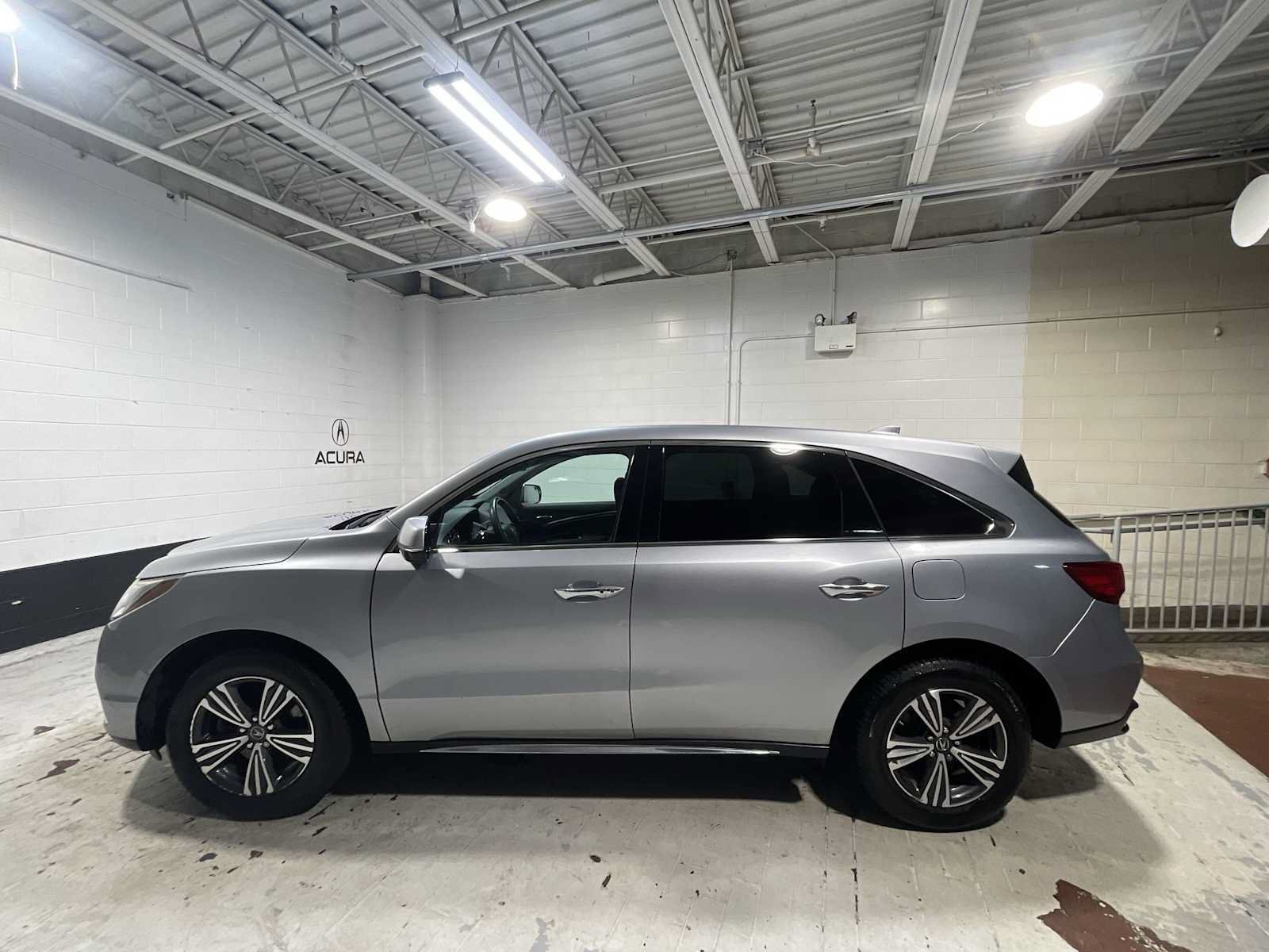 Used 2018 Acura MDX SH-AWD image 3