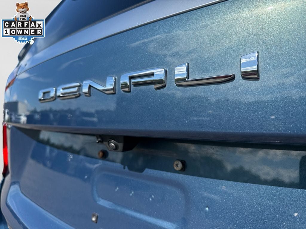 Used 2025 GMC Yukon XL Denali AWD/4WD image 16