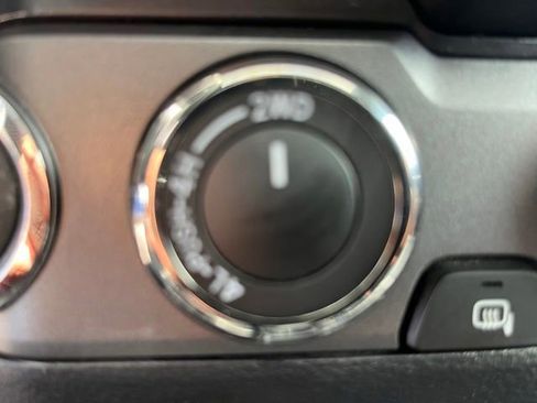 Used 2021 Toyota Tacoma TRD Sport w/ TRD Premium Sport Package AWD/4WD image 23