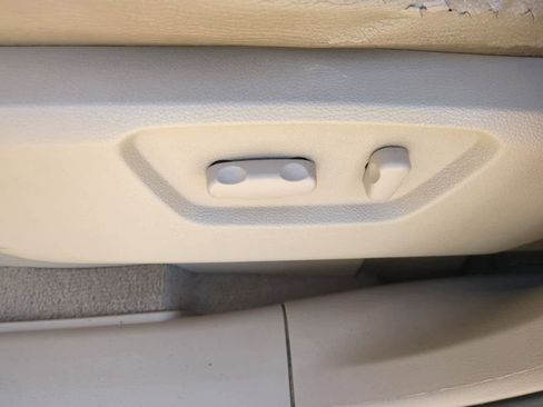 Used 2009 Saturn Vue XE w/ Premium Trim Package image 17