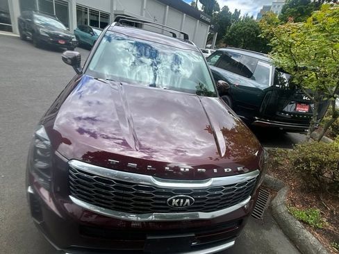 Used 2020 Kia Telluride S w/ S 8 Passenger Seating Package AWD/4WD image 1
