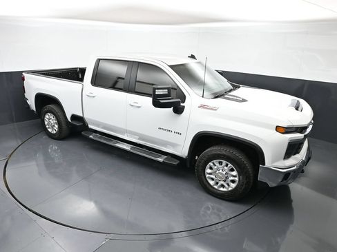 Used 2024 Chevrolet Silverado 2500 LT AWD/4WD image 33