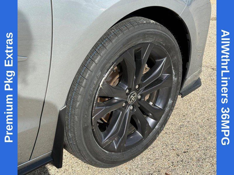 Used 2024 Toyota Sienna XSE w/ XSE Premium Package FWD image 6