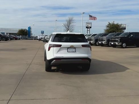 New 2026 Chevrolet Equinox LT w/ Convenience Package II AWD/4WD image 7