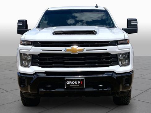 Used 2024 Chevrolet Silverado 2500 Custom w/ Custom Value Package AWD/4WD image 4
