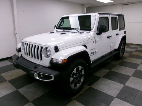 Used 2022 Jeep Wrangler Unlimited Sahara w/ Cold Weather Group AWD/4WD image 1
