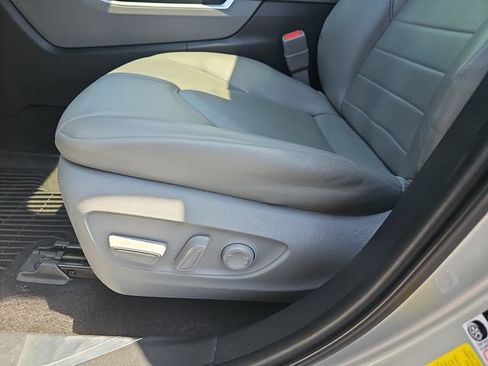 Used 2023 Toyota Highlander XLE FWD image 20