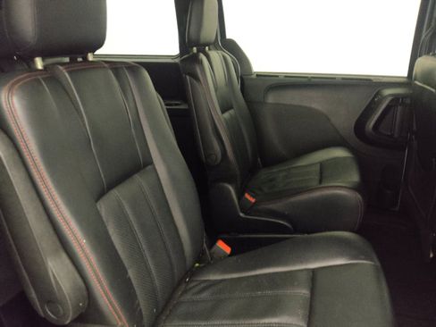 Used 2018 Dodge Grand Caravan GT FWD image 19