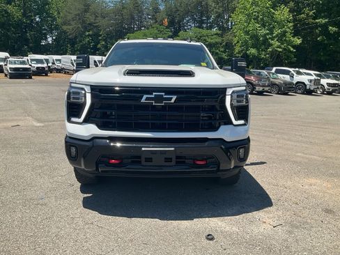 Used 2025 Chevrolet Silverado 2500 LT w/ Trail Boss Package AWD/4WD image 2