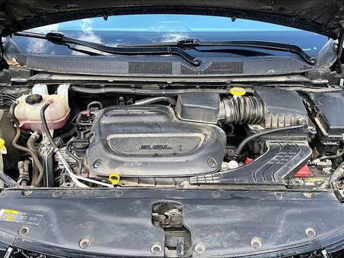Used 2023 Chrysler Pacifica Touring-L FWD image 30