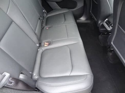 Used 2025 Tesla Model Y Long Range image 10