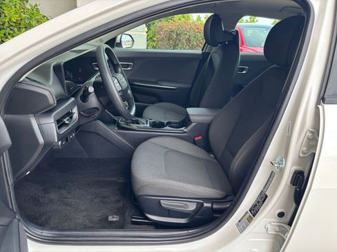 Used 2025 Kia K4 LXS FWD image 37