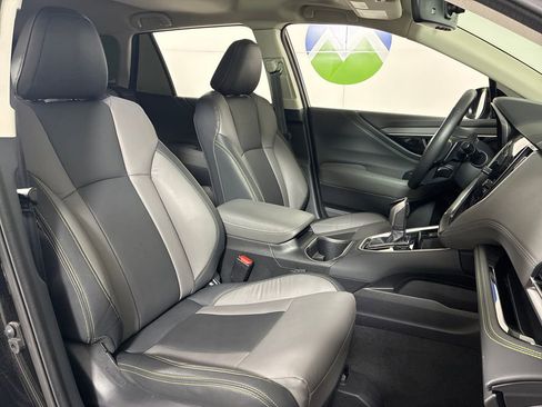 Certified 2025 Subaru Outback Onyx Edition XT image 34