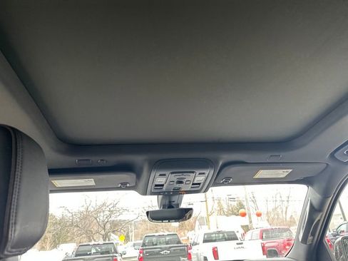 Used 2021 Chevrolet Suburban High Country image 19