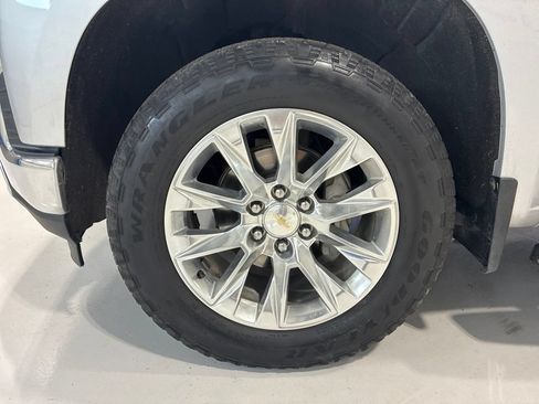 Used 2021 Chevrolet Silverado 1500 LTZ AWD/4WD image 11