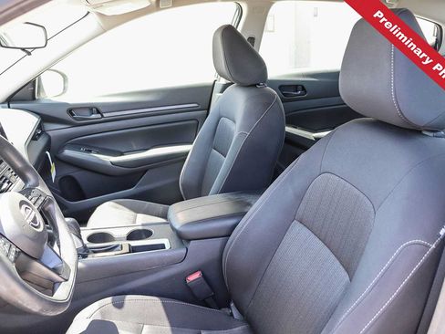 Used 2025 Nissan Altima 2.5 S FWD image 12