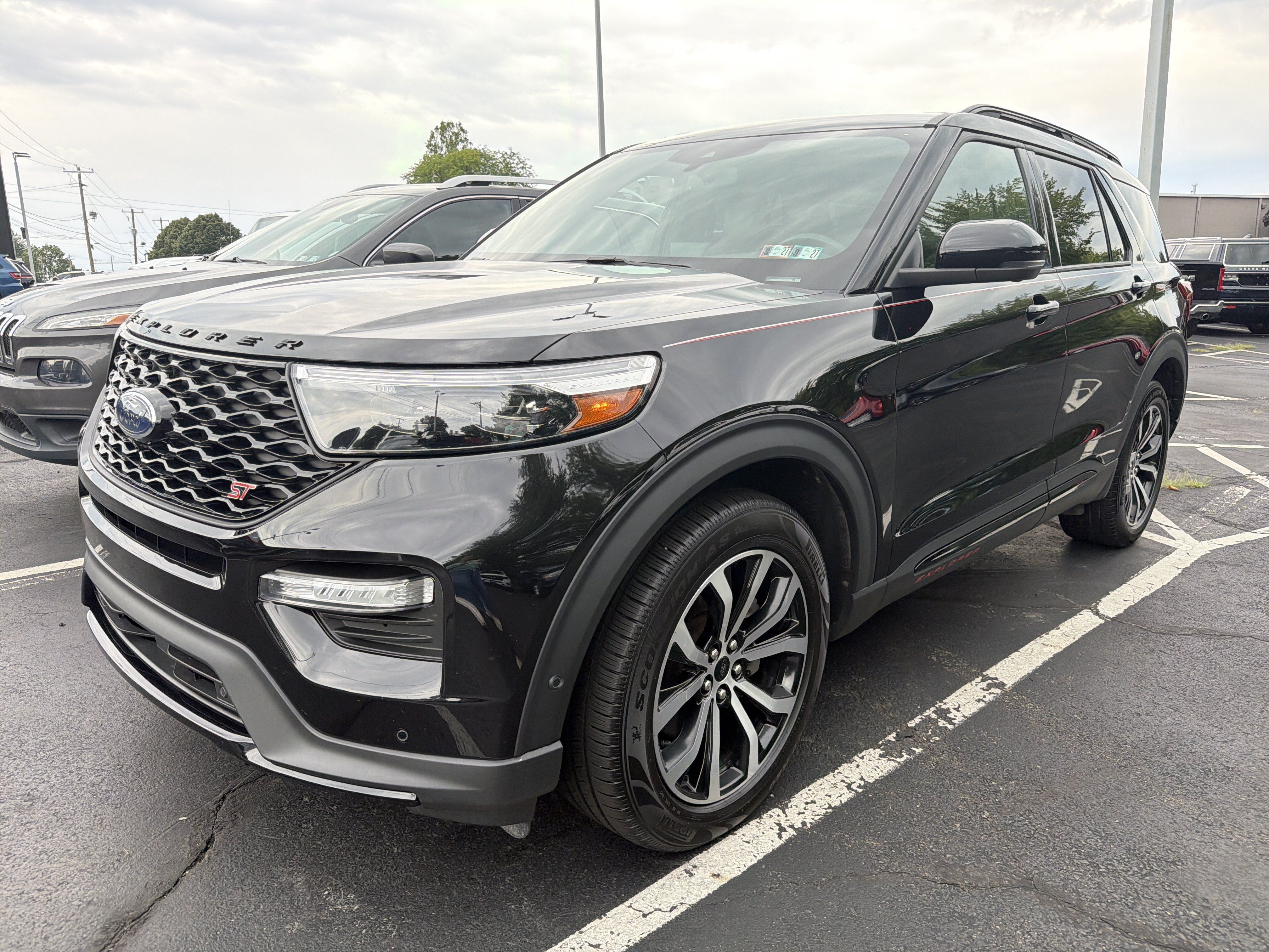 Used 2020 Ford Explorer ST w/ Premium Technology Package AWD/4WD image 4