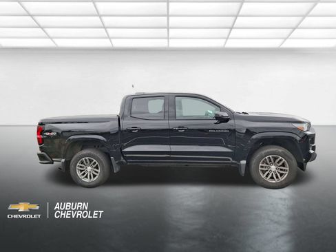 Used 2025 Chevrolet Colorado LT w/ Advanced Trailering Package AWD/4WD image 2