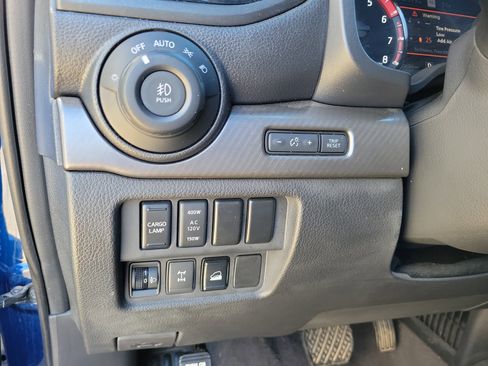 Used 2021 Nissan Titan PRO-4X w/ Pro-4x Convenience Package image 30