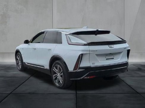 New 2026 Cadillac Lyriq Luxury RWD image 9