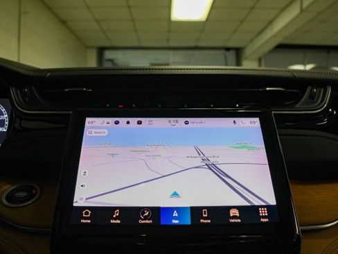 Used 2023 Jeep Grand Cherokee Summit image 15