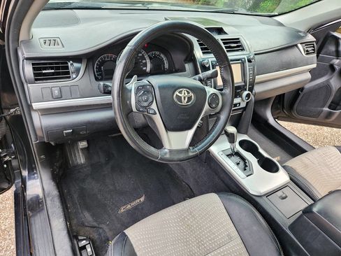 Used 2012 Toyota Camry SE w/ Convenience Pkg image 6