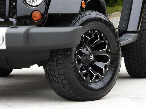 Used 2013 Jeep Wrangler Sahara w/ Connectivity Group AWD/4WD image 3