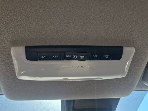 New 2025 Nissan Versa SV image 19