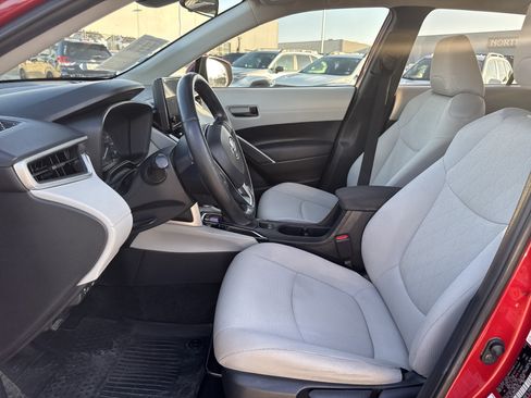 Used 2023 Toyota Corolla Cross LE FWD image 24