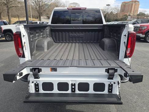 New 2026 GMC Sierra 1500 SLT w/ SLT Premium Package image 9