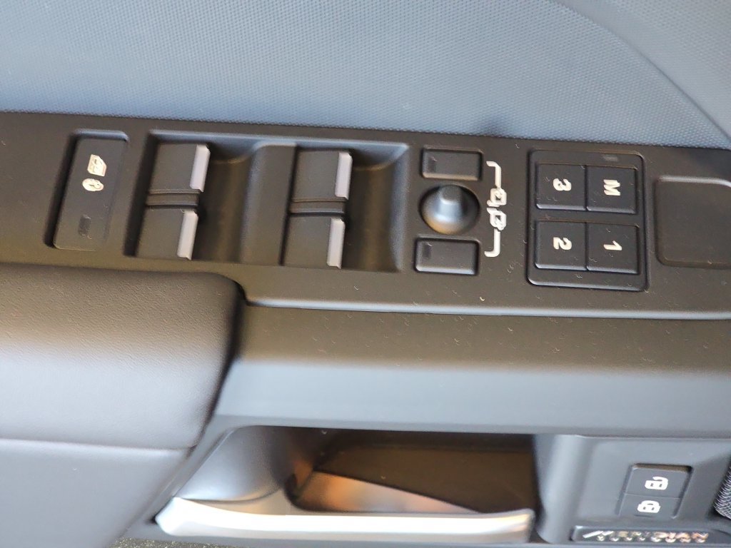 New 2026 Land Rover Defender 110 X-Dynamic SE AWD/4WD image 20