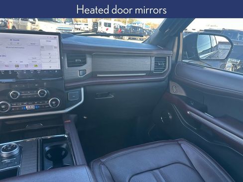 Used 2024 Ford Expedition Limited image 14