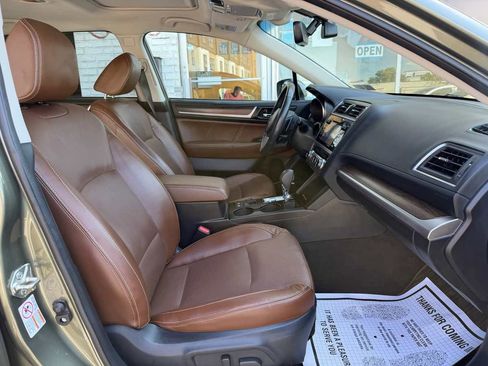 Used 2017 Subaru Outback 2.5i Touring w/ Popular Package #5A AWD/4WD image 10