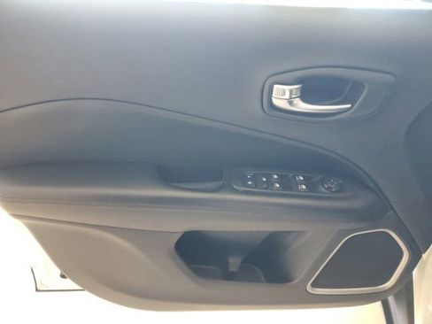 Used 2020 Jeep Compass Latitude image 21