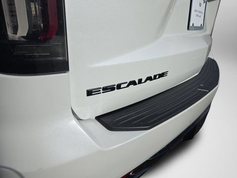 Used 2023 Cadillac Escalade Sport Platinum w/ LPO, ONYX Package AWD/4WD image 23