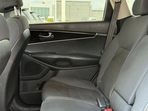 Used 2017 Kia Sorento AWD image 25