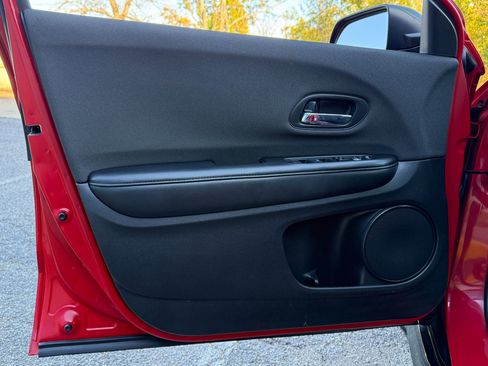 Used 2022 Honda HR-V Sport image 14