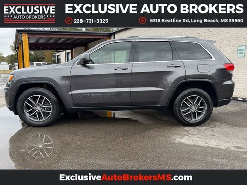 Used 2018 Jeep Grand Cherokee Laredo image 2