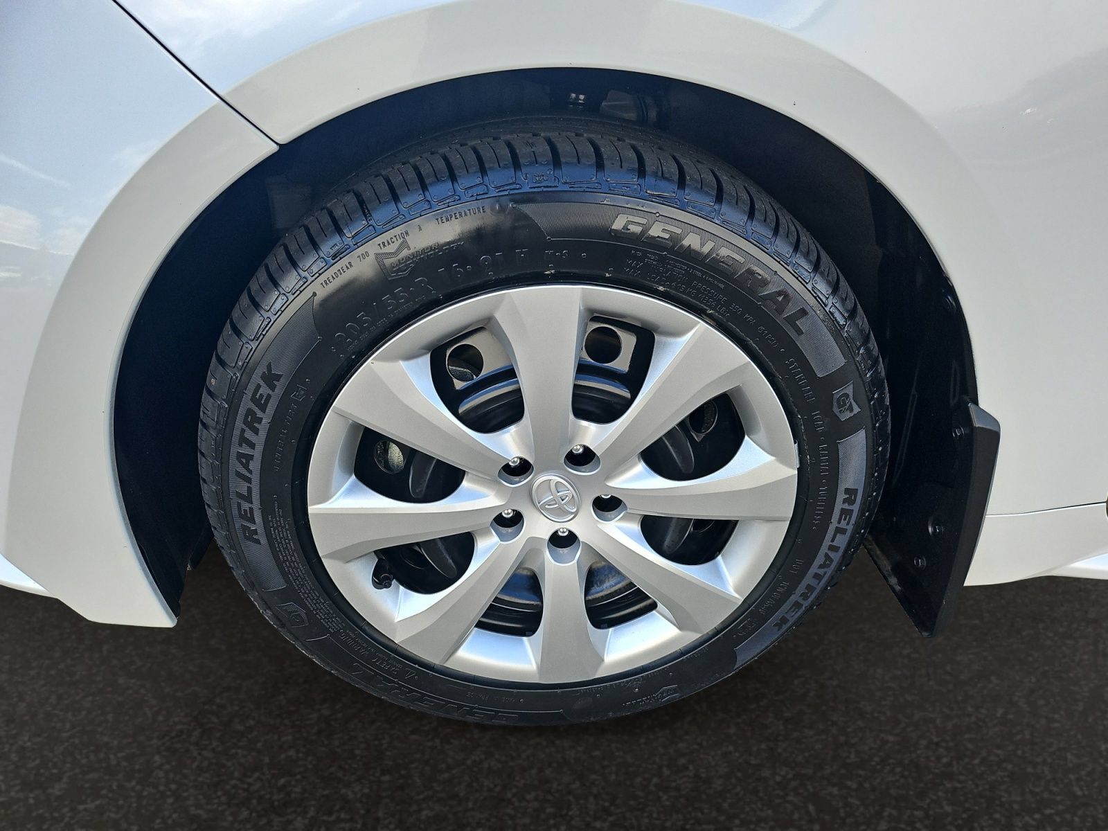 Used 2026 Toyota Corolla LE FWD image 39