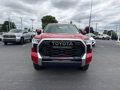 Used 2024 Toyota Tundra Limited AWD/4WD image 5