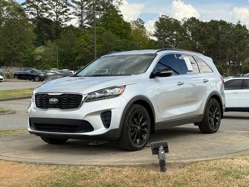 Used 2019 Kia Sorento S image 3