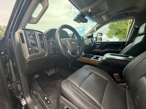 Used 2019 Chevrolet Silverado 2500 High Country w/ Duramax Plus Package AWD/4WD image 9