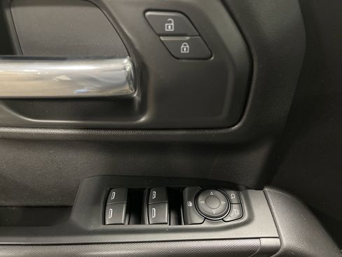 Used 2024 Chevrolet Silverado 1500 Custom image 9