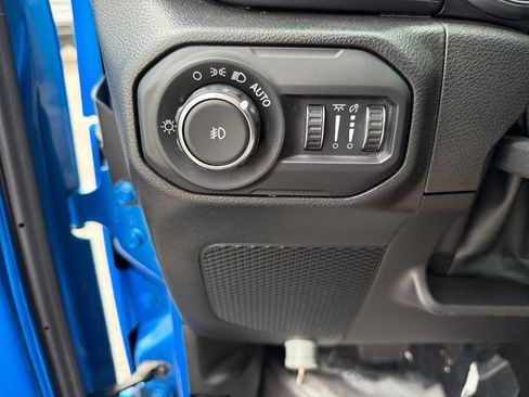 Used 2022 Jeep Wrangler Unlimited Rubicon w/ Xtreme Recon 35" Tire Package AWD/4WD image 26