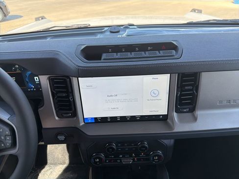 New 2026 Ford Bronco Outer Banks w/ Sasquatch Package AWD/4WD image 17