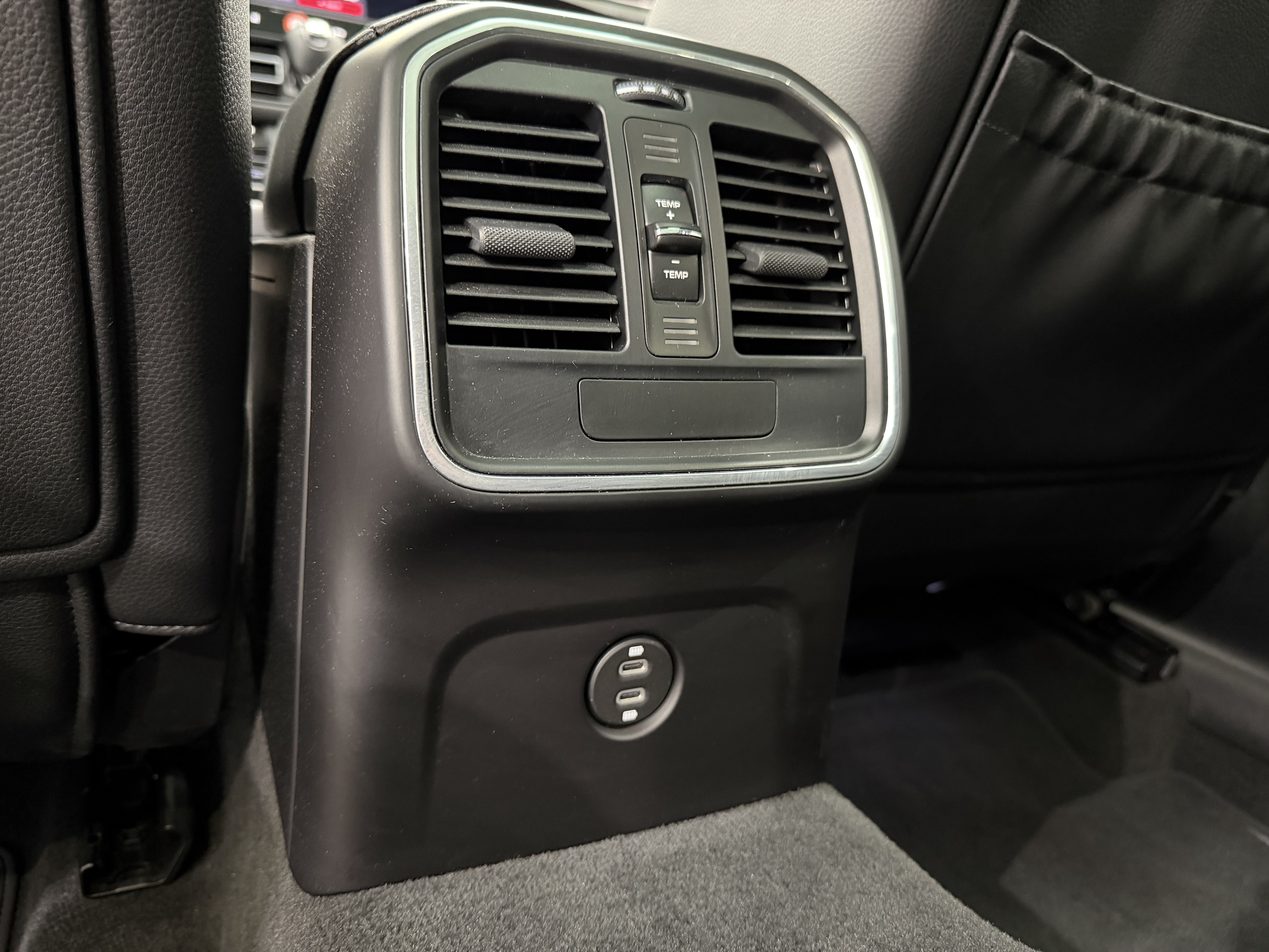 Used 2022 Porsche Macan AWD/4WD image 21